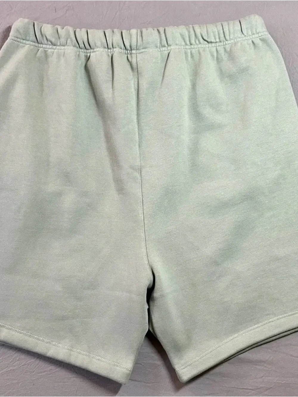 Essentials Fear of God Men’s Sycamore Fleece Shorts Small
